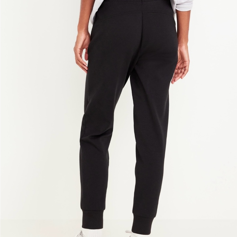 Old Navy High Waisted Dynamic Fleece Joggers - Picture 2 of 5